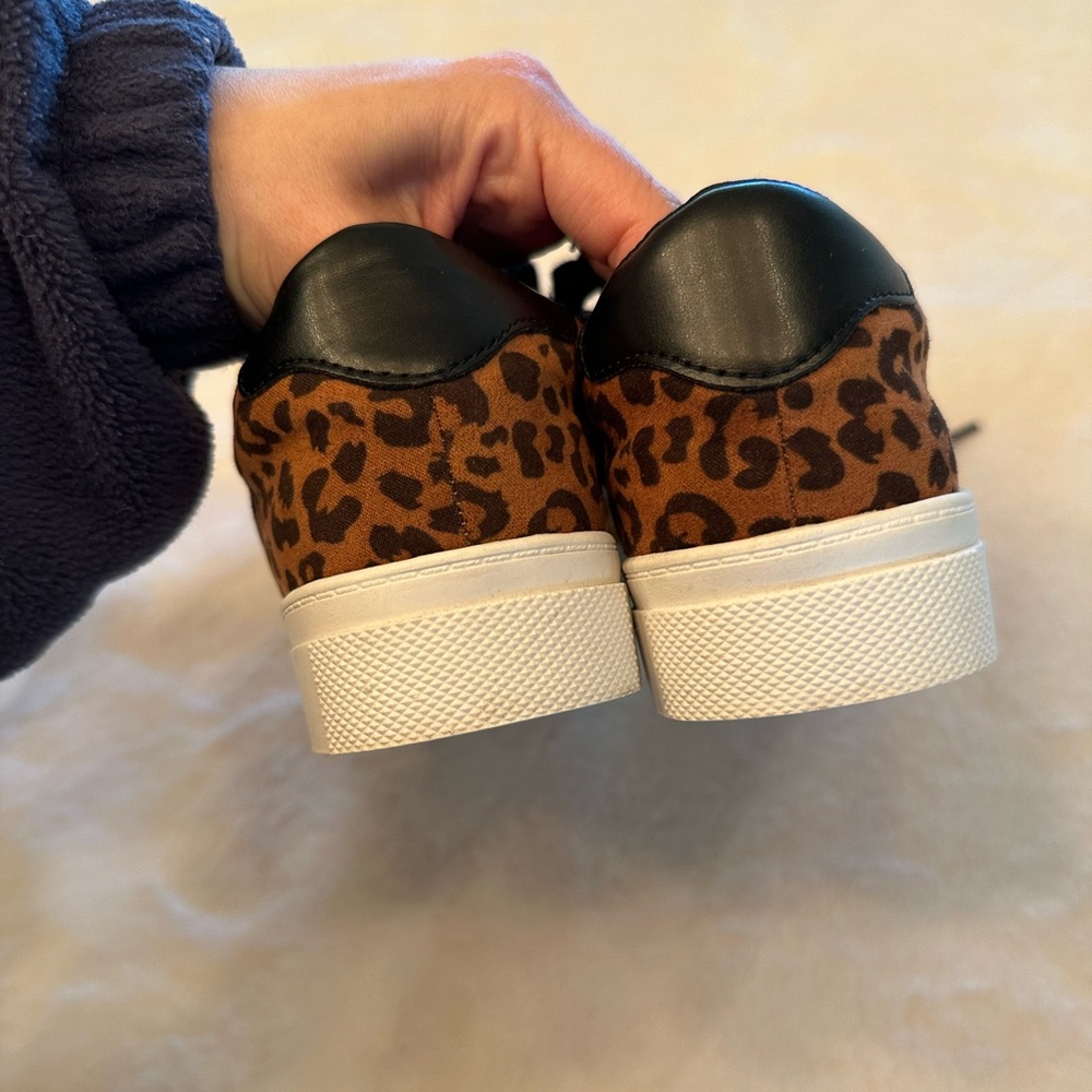 Cheetah Print Shoes size 6 - Picture 3 of 4